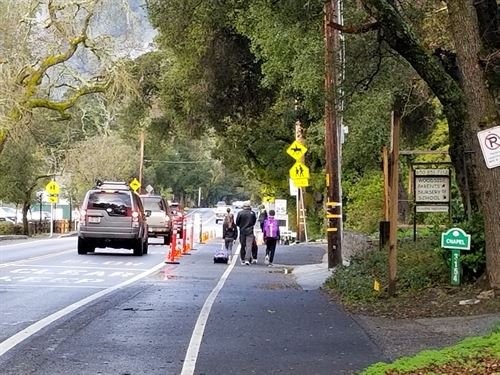 Woodside Road kids walking back to school